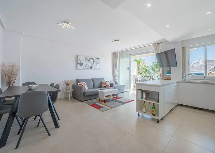 아파트 Flat -puerto Banus Locrimar 3-pool-parking 마르베야