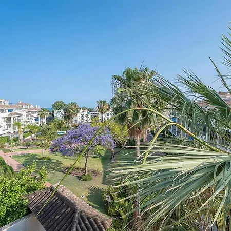 Flat -puerto Banus -6 A 8 Persons-pool-parking Marbella