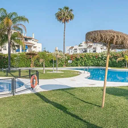 Flat -puerto Banus -6 A 8 Persons-pool-parking