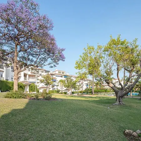 Flat -puerto Banus -6 A 8 Persons-pool-parking Apartment
