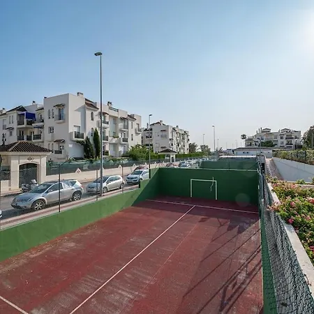 Flat -puerto Banus -6 A 8 Persons-pool-parking * Marbella