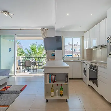 Flat -puerto Banus -6 A 8 Persons-pool-parking