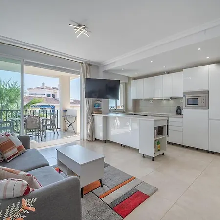 Flat -puerto Banus -6 A 8 Persons-pool-parking