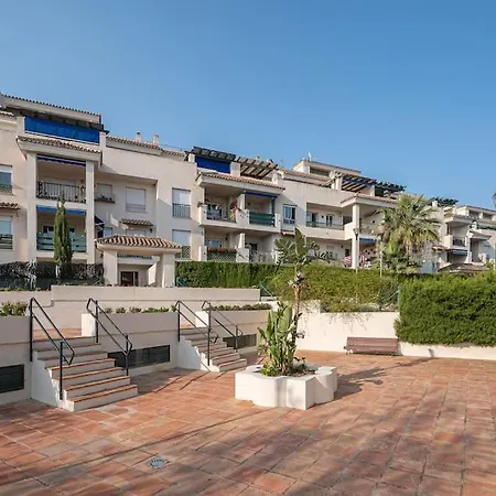Apartment Flat -puerto Banus -6 A 8 Persons-pool-parking Marbella