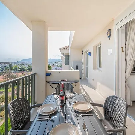 Apartment Flat -puerto Banus -6 A 8 Persons-pool-parking