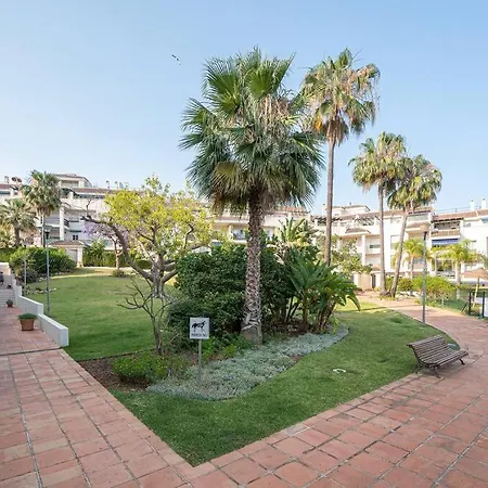 Apartment Flat -puerto Banus -6 A 8 Persons-pool-parking Marbella