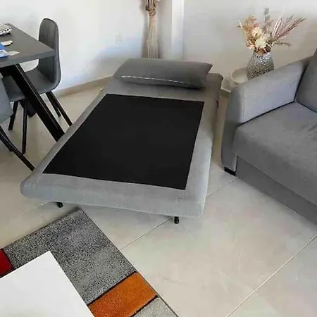 Apartment Flat -puerto Banus -6 A 8 Persons-pool-parking