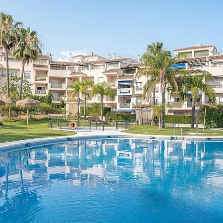 Flat -puerto Banus -6 A 8 Persons-pool-parking Apartment *