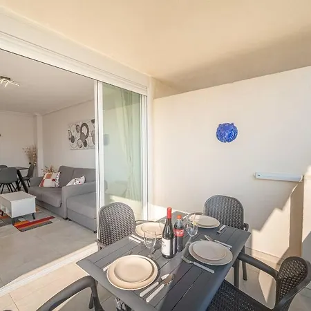 Flat -puerto Banus -6 A 8 Persons-pool-parking *